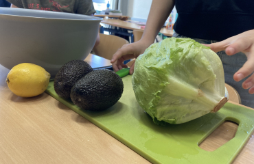 Let's make avocado salad